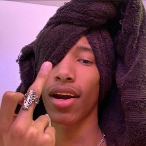 Meet your Posher, Jurqq